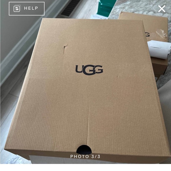 BRAND NEW 100% REAL UGGS NEVER WORN - Picture 2 of 3